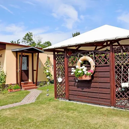 Ferienhaus Mit Garten Und Pavillion Apartmán Alt Reddevitz