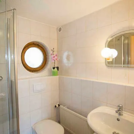 Apartmán Ferienhaus Mit Garten Und Pavillion *